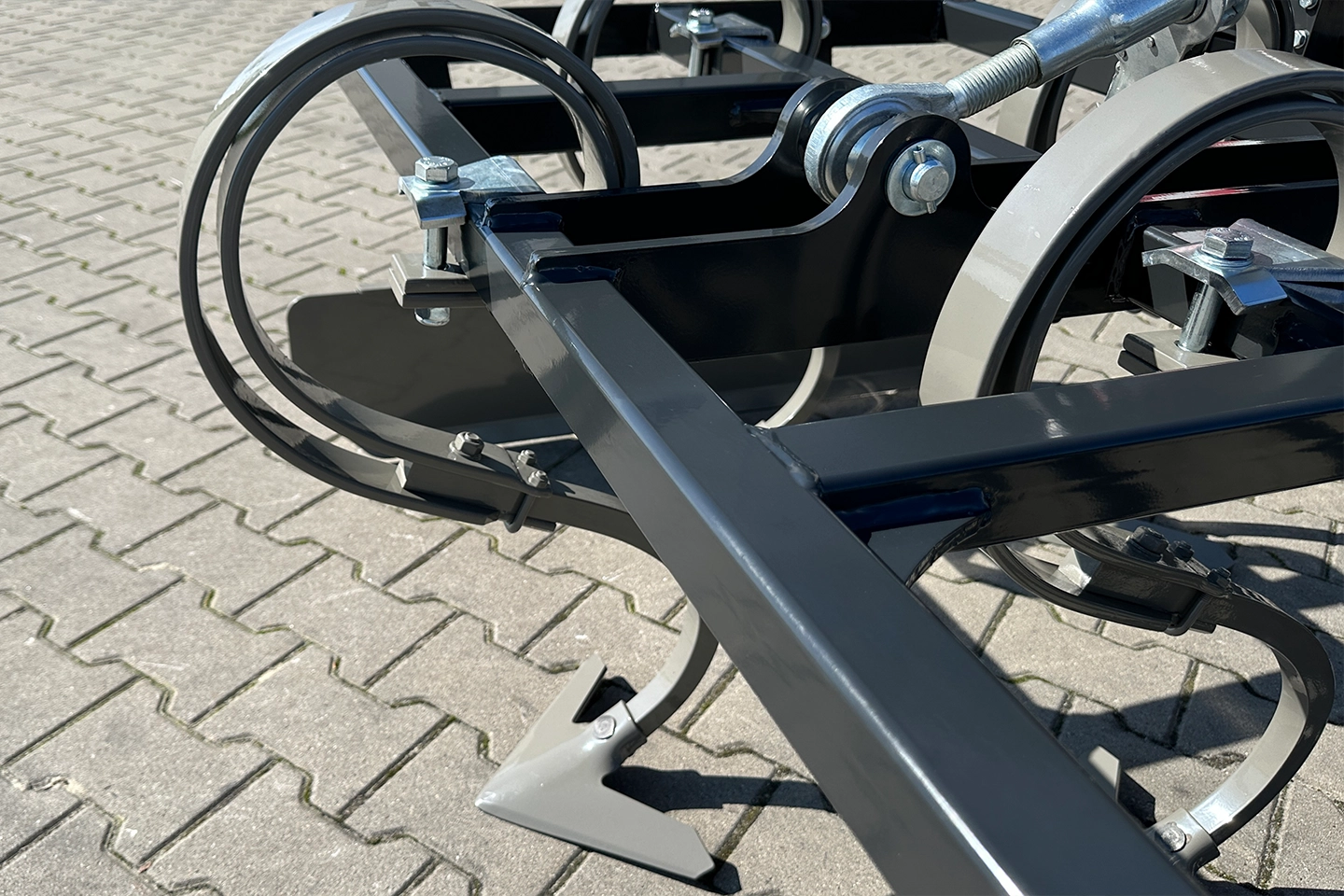 Bodenbearbeitungsgeräte front – FPU landmaschine detail