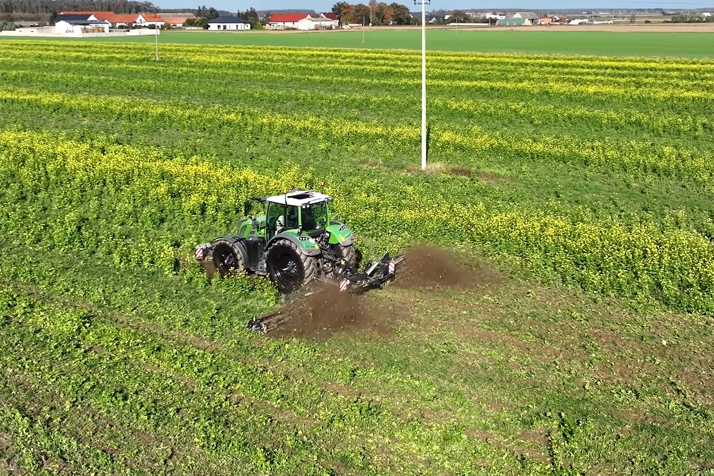 Bodenbearbeitungswalzen Messer – WNH - landmaschine Arbeit im Feld