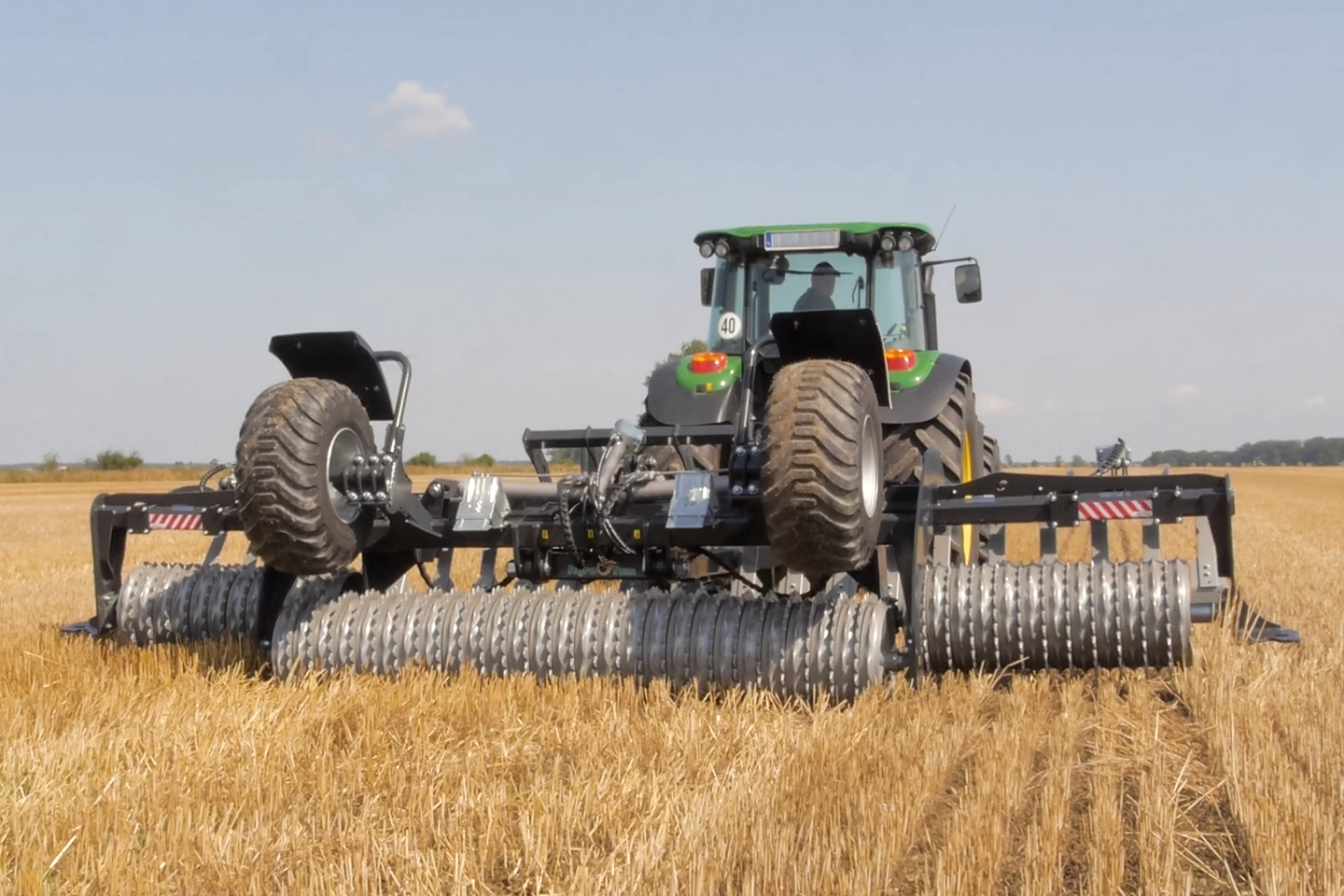 Bodenbearbeitungswalzen – WD Premium Arbeit im Feld