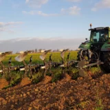 Drehpflug für große Traktoren - Video - landmaschinen - Agrotom.de