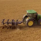 Drehpflug für mittelgroße Traktoren - landmaschinen - Arbeit im Feld