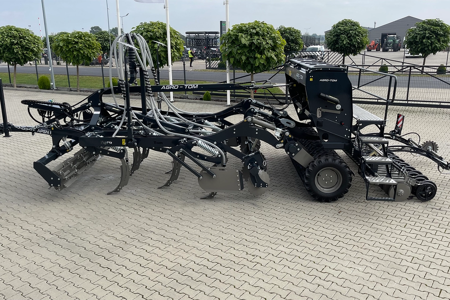 Kombinationen für Bodenbearbeitung und Aussaat – APSN RS landmaschine