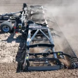 Kompakte Bodenbearbeitungsgeräte für anspruchsvolle Böden ST-U Arbeit im Feld